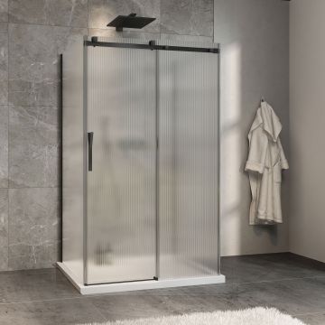 Porte de douche 48 po x Minia 32 po noir mat sur mur porte à gauche en noir mat et verre flûte