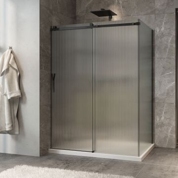 Porte de douche 60 po x Minia 32 po en coin noir mat fermeture sur mur mur à gauche porte à gauche en noir mat et verre flûte
