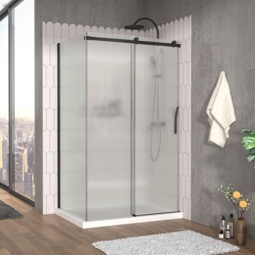 Porte de douche 48 po x Vaia 32 po en coin noir mat fermeture sur mur mur à droite porte à droite en noir mat et verre flûte