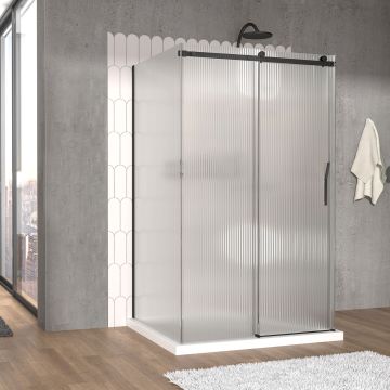 Porte de douche 48 po x Vaia 42 po noir mat sur mur porte à droite en noir mat et verre flûte