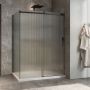 Porte de douche 60 po x Minia 32 po en coin noir mat fermeture sur mur mur à droite porte à droite en noir mat et verre flûte