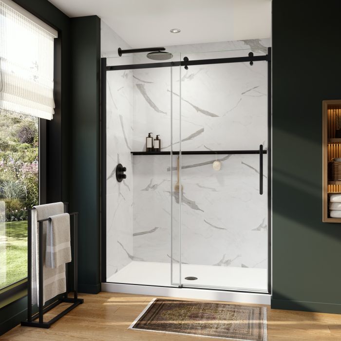 Porte de douche coulissante Axion 56 1/2-59 x 78 3/4 po, 8 mm pour installation en alcôve avec verre clair et fini noir chrome