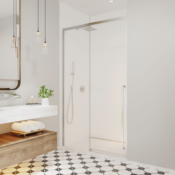 Porte de douche coulissante Kaveri 45 - 47 1/2 x 79 3/4 po, 8 mm pour installation en alcôve avec verre clair et fini chrome
