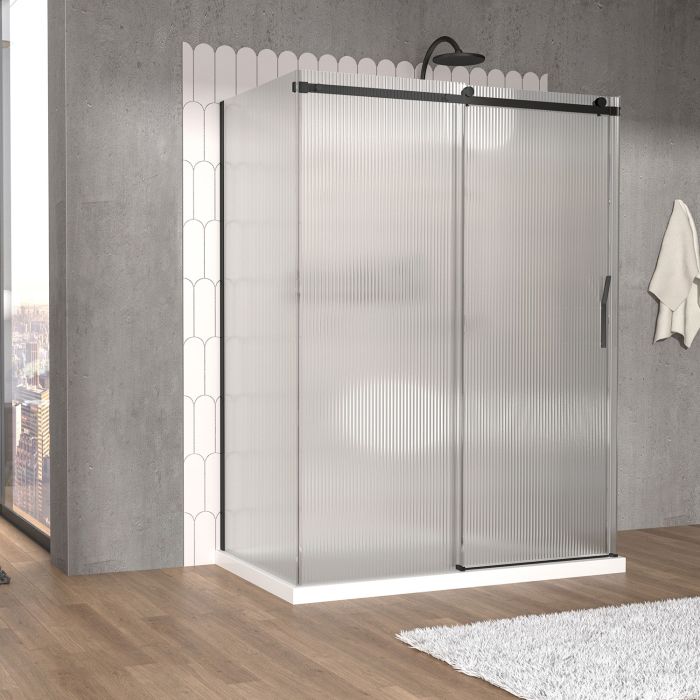 Porte de douche 60 po x Vaia 36 po noir mat sur mur porte à droite en noir mat et verre flûte