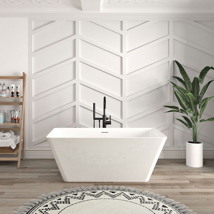 Baignoire autoportante Nansa 60 po en acrylique blanc lustré