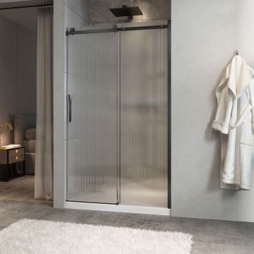 Porte de douche Minia 48 po en alcôve noir mat porte à gauche en noir mat et verre flûte