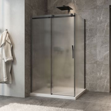 Porte de douche 48 po x Minia 32 po en coin noir mat fermeture sur retour mur à gauche porte à droite en noir mat et verre flûte