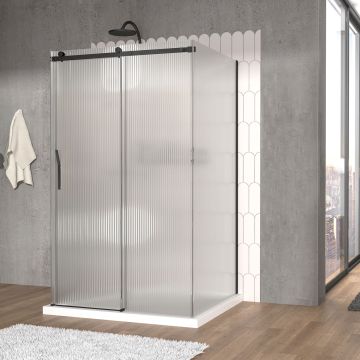 Porte de douche 48 po x Vaia 42 po noir mat sur mur porte à gauche en noir mat et verre flûte