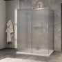 Porte de douche 60 po x Minia 32 po chrome sur mur porte à droite en chrome et verre flûte