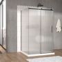 Porte de douche 48 po x Vaia 42 po noir mat sur mur porte à droite en noir mat et verre flûte