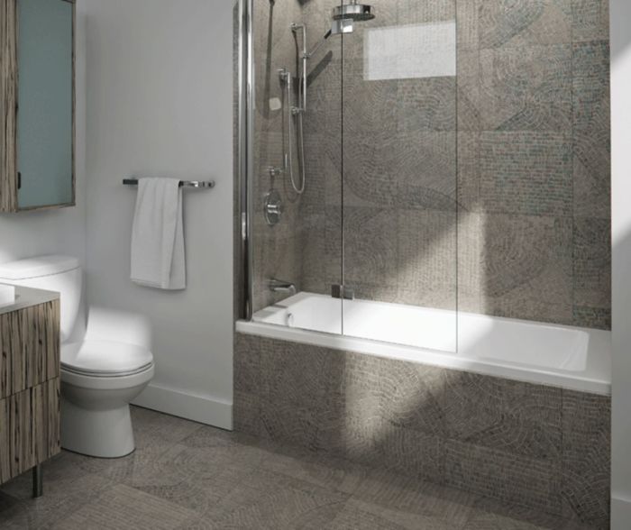 Écran de baignoire pivotant Herencia 42 x 59 po 6 mm pour installation en alcôve avec verre clair et fini chrome