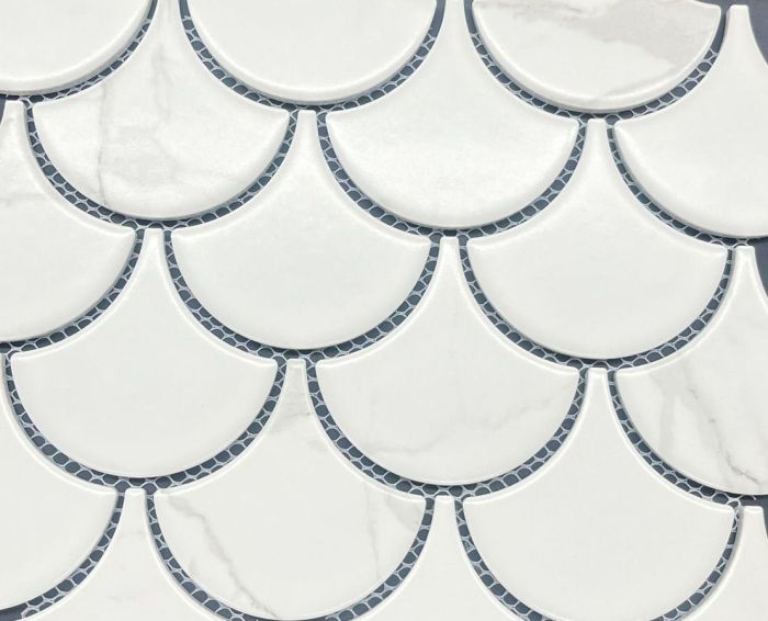 Mosaïque Scale Carrara 10.2 po x 8.75 po