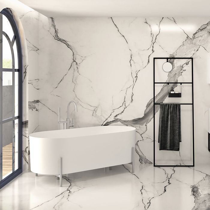 Baignoire autoportante Otton 65 3/8 po à pattes nickel brossé en blanc lustré